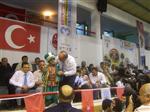 KAD�R TOPBA� BA�KANIMIZ MEHTERC�LER�M�Z� TEBR�K ED�YOR